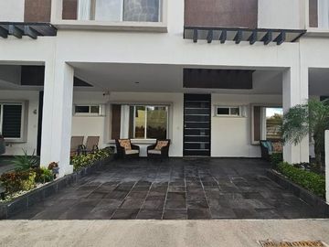 Casa Amueblada en Renta de Tres Recámaras