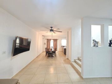 Casa Amueblada en Renta de Tres Recámaras