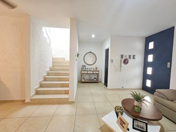 Casa Amueblada en Renta de Tres Recámaras
