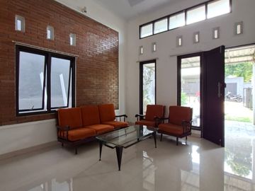 Rumah 1 lantai asri dan nyaman
