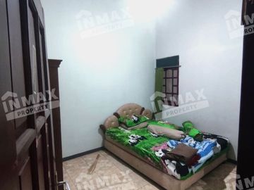 Rumah 2 Lantai Kebraon Surabaya, Dekat Jalan Tol Row Jalan Lebar