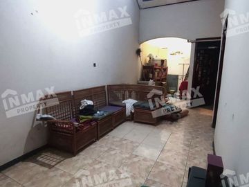 Rumah 2 Lantai Kebraon Surabaya, Dekat Jalan Tol Row Jalan Lebar