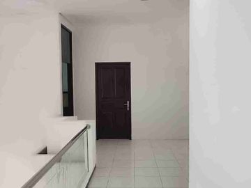 Disewakan Rumah di Trengilis Utara Surabaya