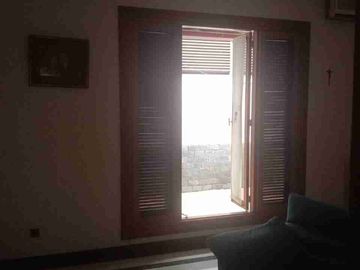Rumah terawat Ancol barat