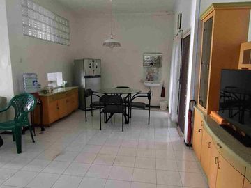 Rumah 1 lantai Bagus Siap Huni Full Furnished. Lokasi strategis dekat Merr. Galaxy Mall. Murah. Nego