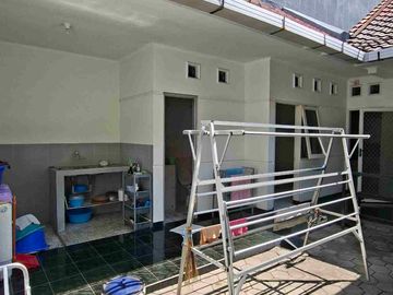 Rumah 1 lantai Bagus Siap Huni Full Furnished. Lokasi strategis dekat Merr. Galaxy Mall. Murah. Nego