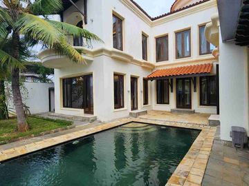 Pantai Mutiara - Parkir Yatch Pribadi - Swimming Pool - Siap Huni.