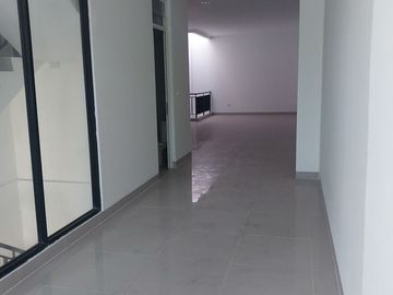 Ruko Osaka PIK 2 67,5m² 4,5x15 3LT Double Fasad Hadap Jalan Raya