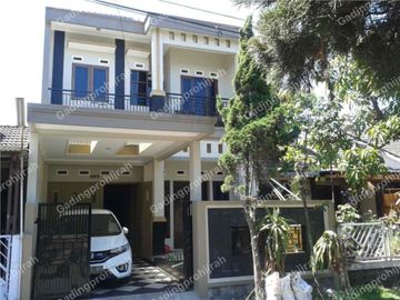 Dijual Rumah Asri Tengah Kota Jl.Kembar Sayap BKR,  Moh.Toha