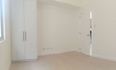 32 Sanson 1-Bedroom Condo for sale with Parking in Lahug Cebu City