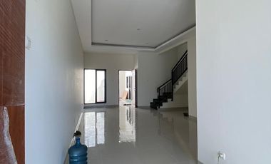 Rumah Rungkut Mapan Dekat Superindo dan McD Rungkut Siap Huni