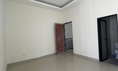 Rumah Rungkut Mapan Dekat Superindo dan McD Rungkut Siap Huni
