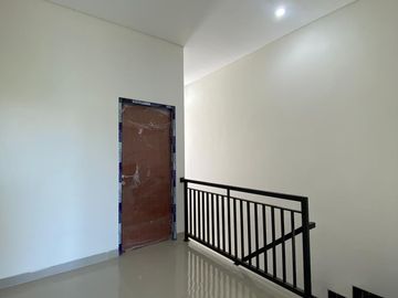 Rumah Rungkut Mapan Dekat Superindo dan McD Rungkut Siap Huni