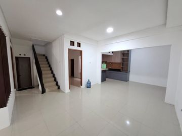 Rumah Kawasan Elit, The Gayungsari, Surabaya Selatan Dekat Masjid Agung, Mall Trans Icon, Jalan Ahmad Yani