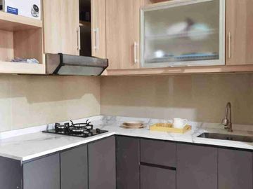 Sewa Apartemen Mediterania Ancol 1BR Full Furnished – View Kolam Renang