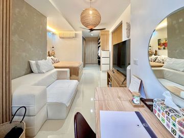 2 Bedroom Condo Unit For Sale at East Gallery Place, BGC, Taguig