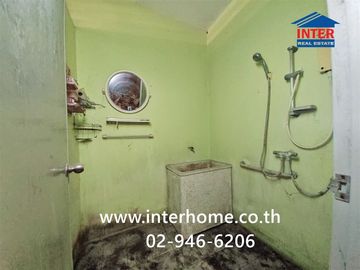 Single-story house, 193 sq.w. (approx. 792 sq.m.), near Wat Thung Kraphang Hom temple and Wat Thung Kraphang Hom school, Phetkasem Road, Malai Man Roa