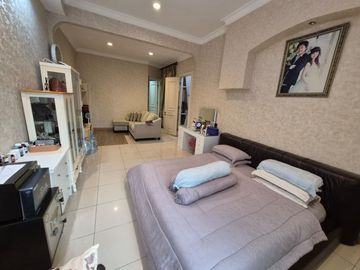 Dijual Rumah Mewah di Vila Permata Gading LT 319 LB 525 (013)
