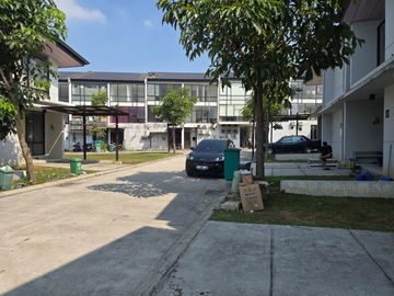 Dikontrakan Rumah 3 Kamar tidur furnish di KIIC Karawang
