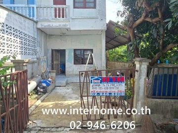 Two-story townhome, 24 sq.wa., Jutaphat Village, Lad Lum Kaeo, Soi Wat Bo Thong, Lad Lum Kaeo-Pathum Thani Road, Pathum Thani-Bang Len Road, Lad Lum K