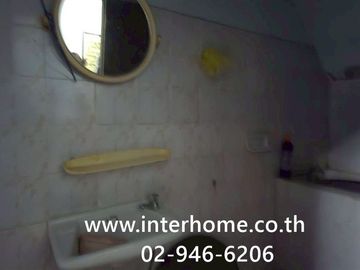 Two-story townhome, 24 sq.wa., Jutaphat Village, Lad Lum Kaeo, Soi Wat Bo Thong, Lad Lum Kaeo-Pathum Thani Road, Pathum Thani-Bang Len Road, Lad Lum K