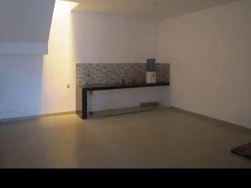 Dijual rumah siap huni 2 lantai di Citra 2