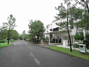 Dijual dibawah harga pasar rumah siap huni di Cluster Asera One East, Harapan Indah, Bekasi