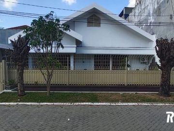 Rumah DHARMAHUSADA INDAH BARAT STRATEGIS, Hadap: Barat Listrik : 6400 watt, Row Jalan 6 Meter