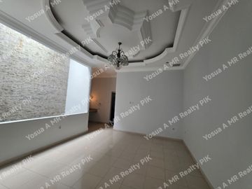 Disewakan Rumah 3 Lantai Cantik Siap Huni dalam Komplek Glodok