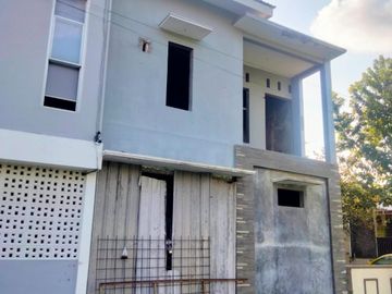 Rumah Modern Minimalis 2 Lantai Hadap Timur di Perum Gading Makmur Grogol Sukoharjo