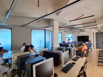 6 Storey Office Building with Roof Deck For Sale Located in Mandaluyong City-JV2