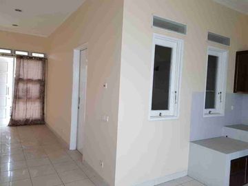 Disewakan Murah Rumah Hoek Rapih Darwin Gading Serpong