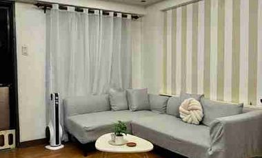 MAGNOLIA PLACE IN TANDANG SORA- 56.60SQM, 2BR, 2ND FLOOR WITH BALCONY AND CLEAN TITLE  FOR SALE