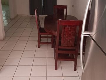 CASA EN VENTA. AV. UNIVERSIDAD, COL. CIUDAD DEL VALLE. MUN TEPIC C.P. 63157 NAYARIT