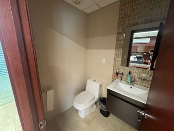 OFICINA EN VENTA/RENTA EN TORRE AMÉRICAS | ARLETTE FLORES