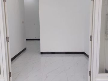 SISA 1 UNIT RUMAH MINIMALIS BARU GRESS MULYOSARI SURABAYA TIMUR. DEKAT SUTOREJO, BABATAN PANTAI, ITS, UNAIR, UWK, MERR, PAKUWON CITY