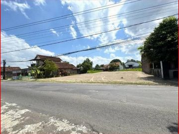 Dijual Tanah Yogyakarta di Jl. Raya Berbah-Kalasan Dekat Keraton Ratu Boko