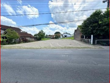 Dijual Tanah Yogyakarta di Jl. Raya Berbah-Kalasan Dekat Keraton Ratu Boko