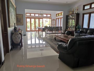 Rumah Mewah Megah 2 Lantai Plus Ruang Café Strategis Lebar Depan 15m Premium di Cemani Grogol Sukoharjo