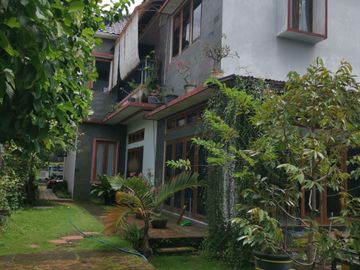 Rumah Mewah Megah 2 Lantai Plus Ruang Café Strategis Lebar Depan 15m Premium di Cemani Grogol Sukoharjo