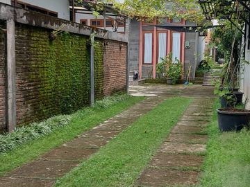 Rumah Mewah Megah 2 Lantai Plus Ruang Café Strategis Lebar Depan 15m Premium di Cemani Grogol Sukoharjo