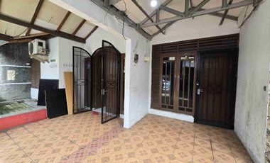 Dijual Murah dan Cepat Rumah Gandeng di Perumahan Pekayon Bekasi Selatan