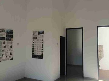 Rumah perbatasan surabaya 5 mnt dari raya merr.6 mnt ke exit tol tambak sumur