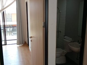 Dijual Cepat Rumah 3 Kamar Tidur Semi Furnish Cendana Peak Lippo Karawaci
