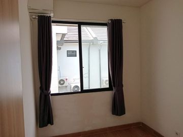 Dijual Cepat Rumah 3 Kamar Tidur Semi Furnish Cendana Peak Lippo Karawaci