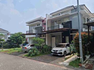 Rumah 2 lantai di Residence One BSD Tangerang Selatan Banten