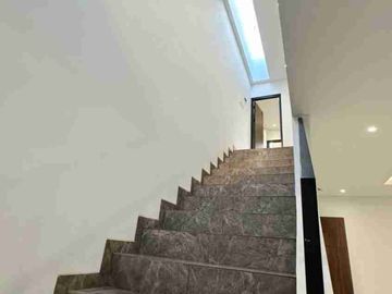 Dijual Rumah Baru di Panjang Jiwo, Tenggilis Mejoyo