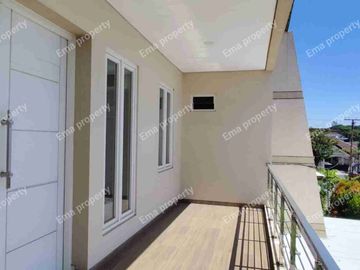 Dijual rumah murah .. jl. Manyar Rejo Surabaya