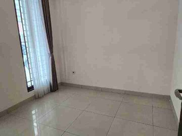 Jual Rumah Green Lake City Jakarta Barat Semi Furnish Nego