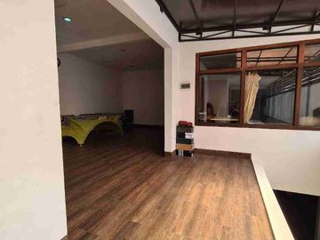 Rumah Mewah Di Demangan Baru Dekat Lippoplaza, AMPLAZ, kampus SADHAR, UGM, UIN